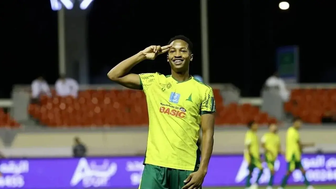 منافسة شرسة.. الاتحاد والنصر يطاردان صفقة مراد هوساوي أمام الهلال